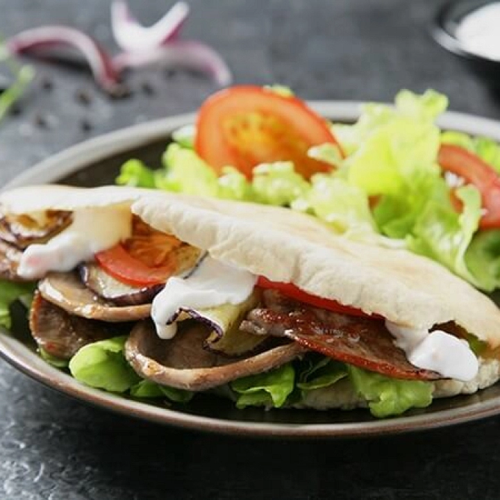 Pita rellena de berenjena Pita rellena de berenjena